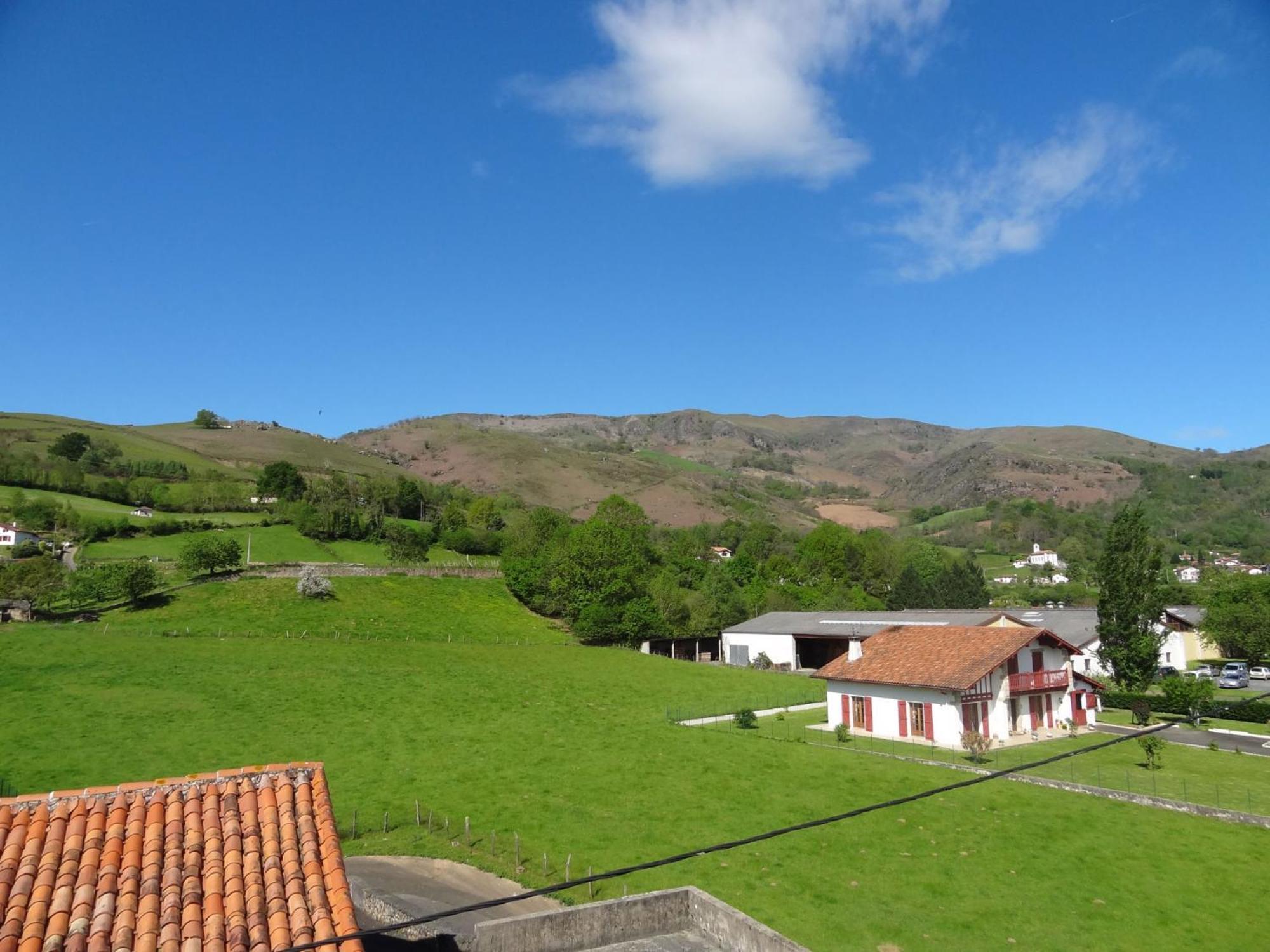 Hotel Eskualduna Chez Katina Saint-Martin-dʼArrossa Buitenkant foto